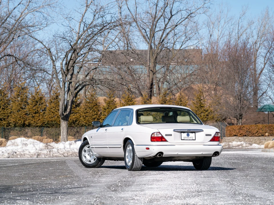 2002 Jaguar X308 XJ - Image 14 of 31