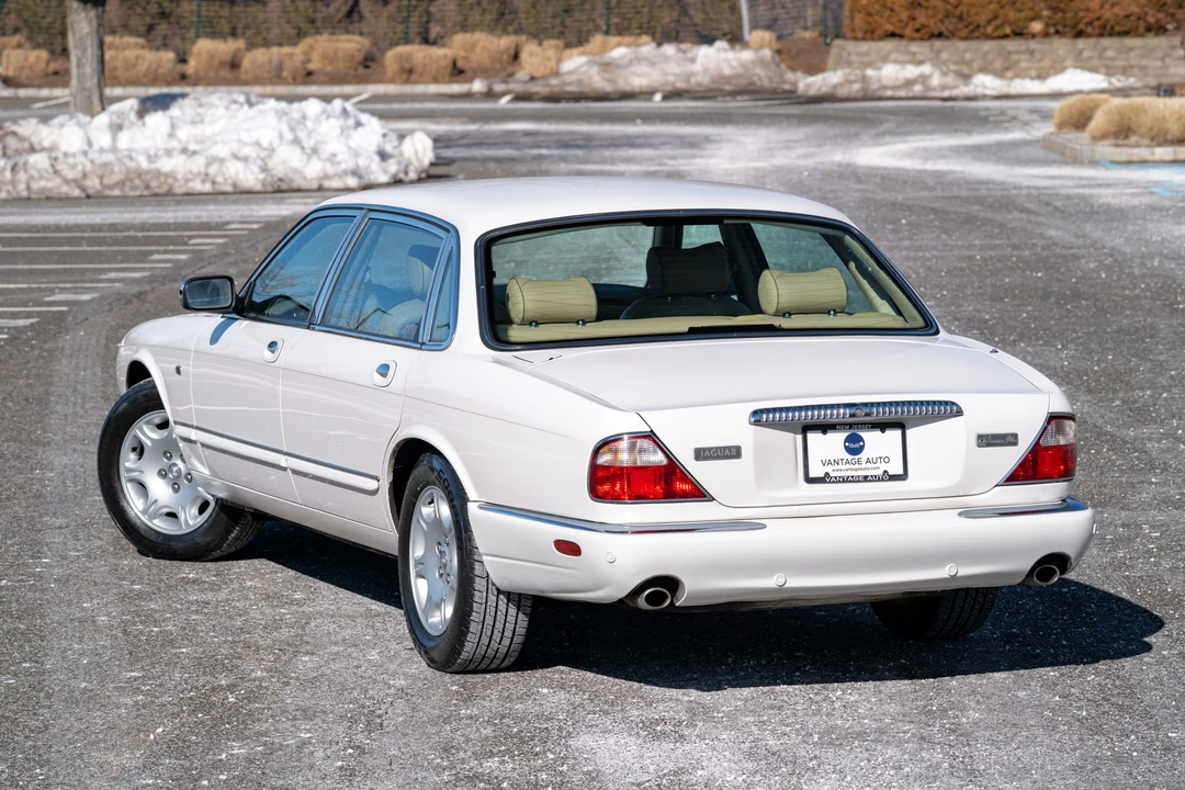 2002 Jaguar X308 XJ - Image 15 of 31