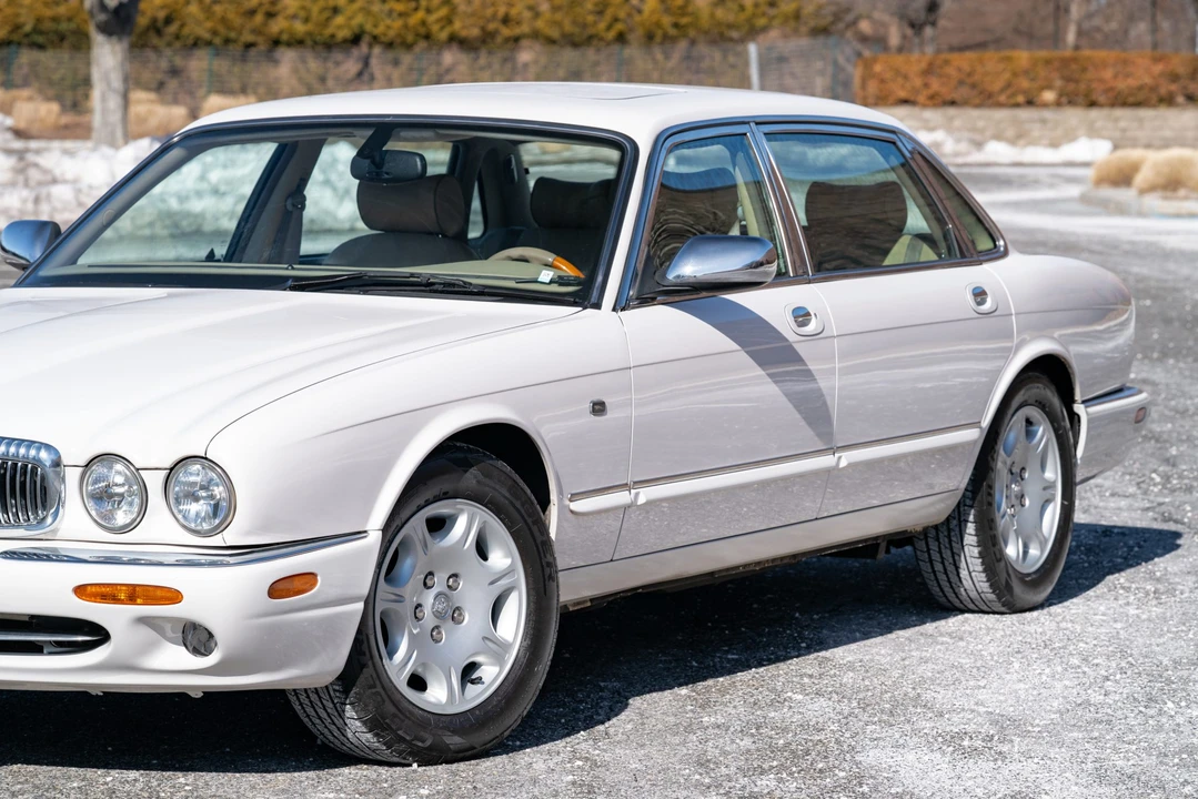 2002 Jaguar X308 XJ - Image 19 of 31