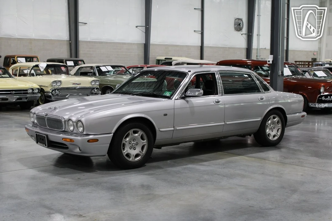 2002 Jaguar X308 XJ - Image 3 of 12