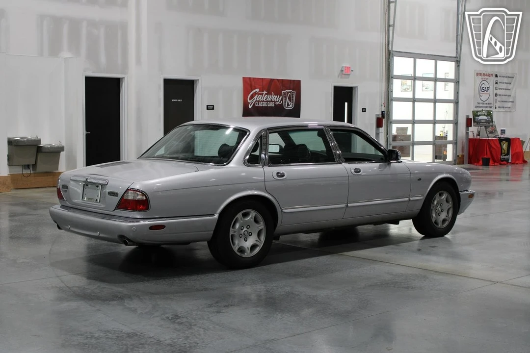 2002 Jaguar X308 XJ - Image 5 of 12