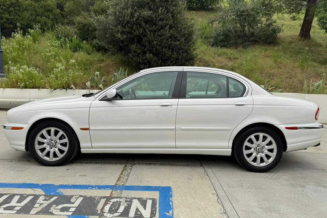 2002 Jaguar X-Type - Image 10 of 22