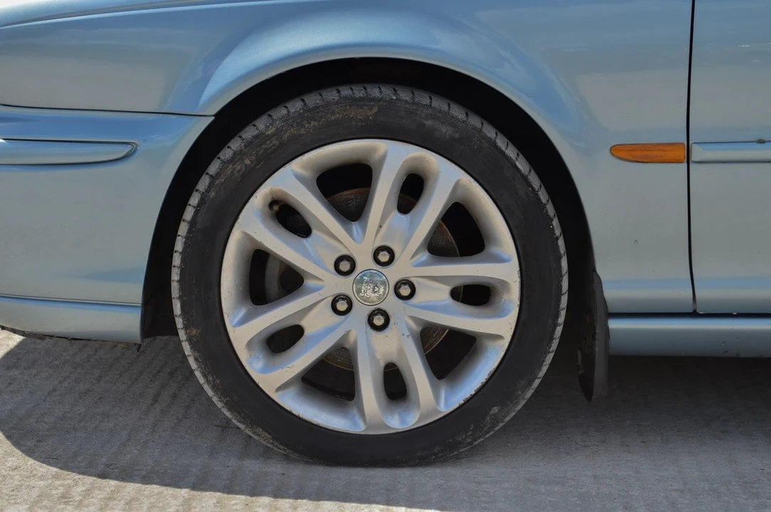 2002 Jaguar X-Type - Image 10 of 30