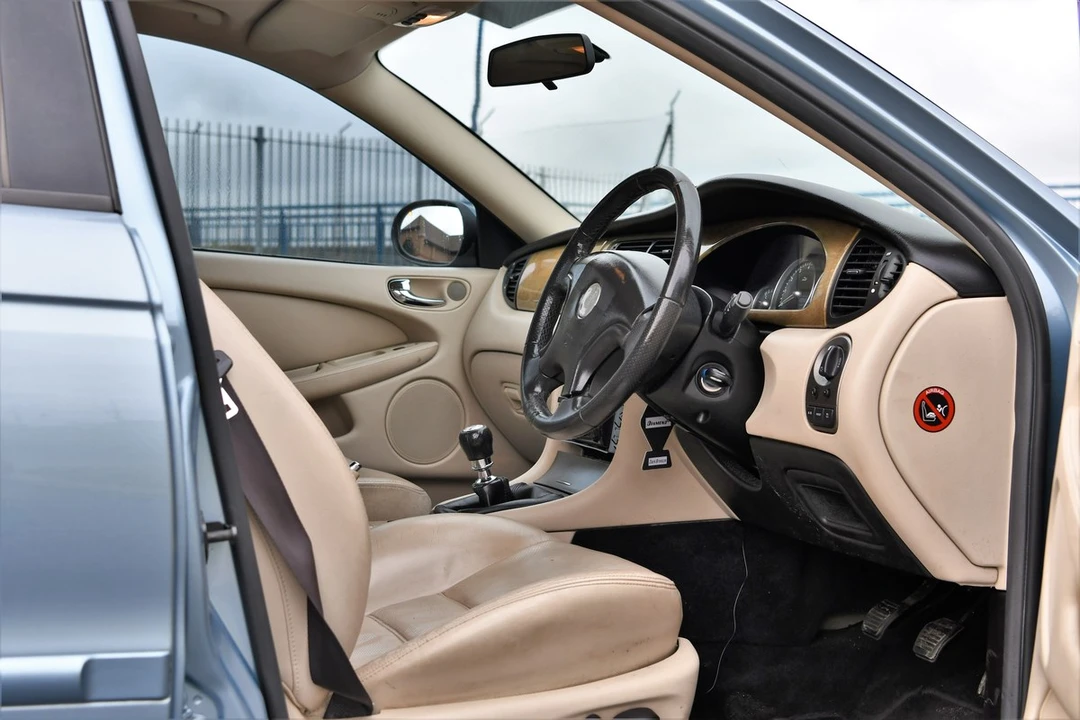 2002 Jaguar X-Type - Image 18 of 30