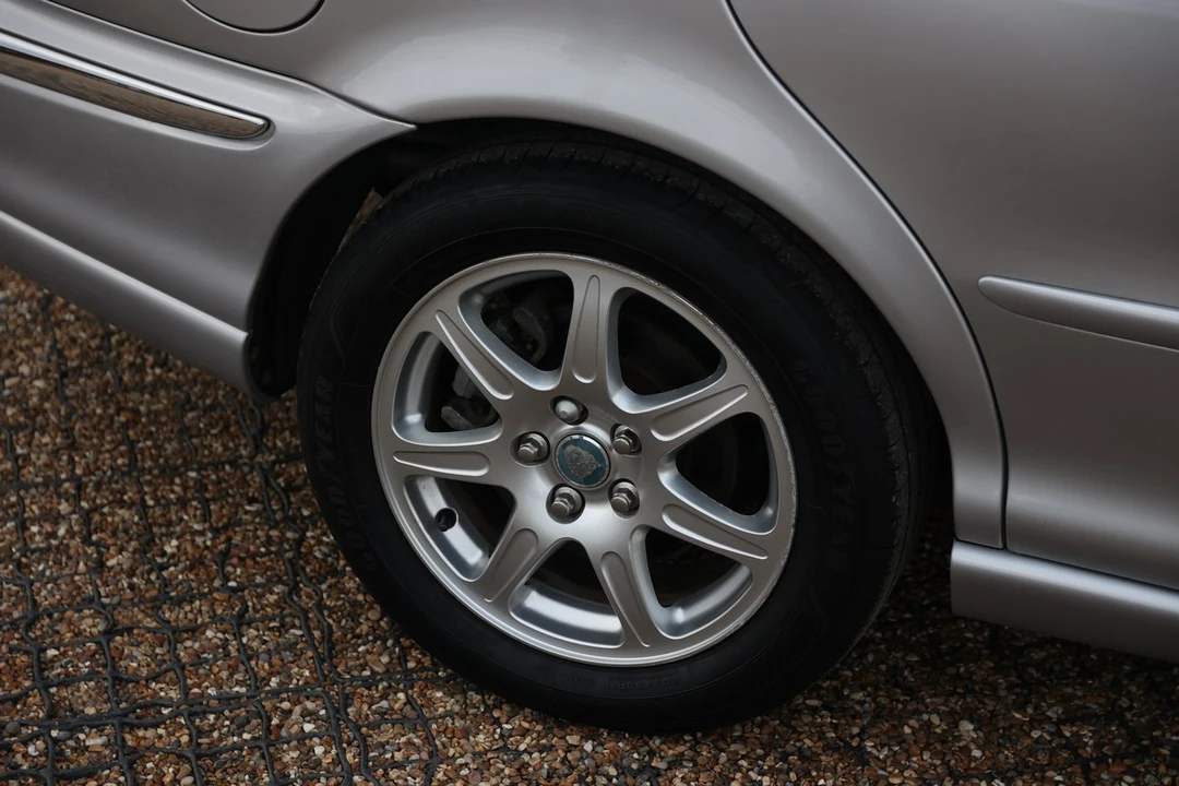 2002 Jaguar X-Type - Image 11 of 30