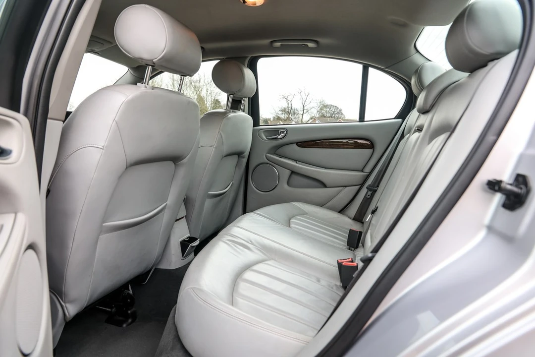 2002 Jaguar X-Type - Image 19 of 30