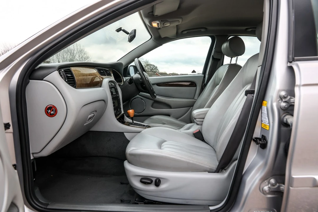 2002 Jaguar X-Type - Image 16 of 30