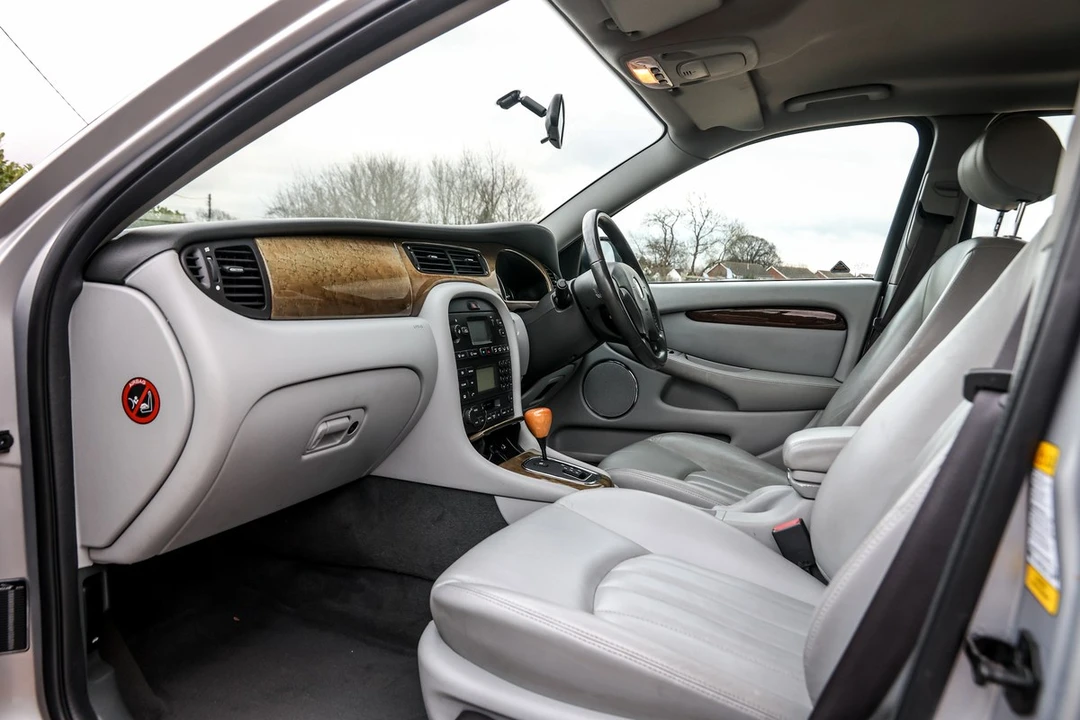 2002 Jaguar X-Type - Image 15 of 30