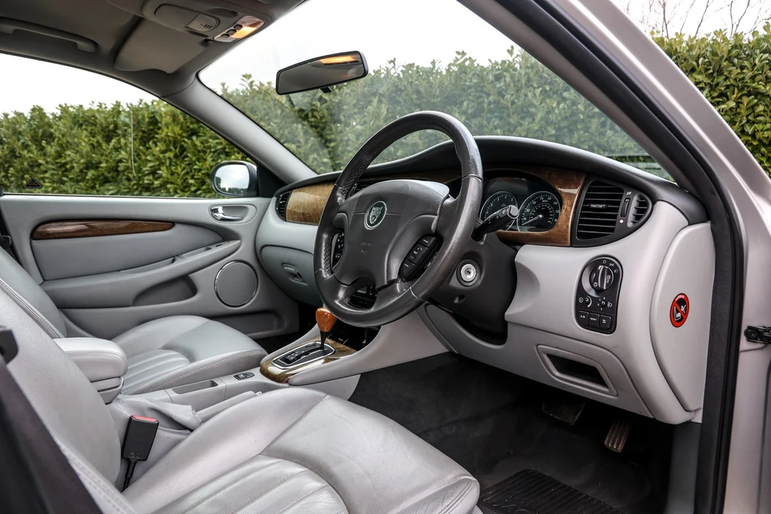 2002 Jaguar X-Type - Image 13 of 30