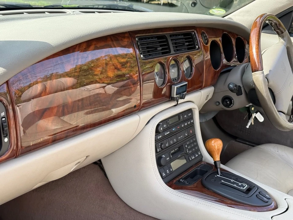 2002 Jaguar X100 XKR - Image 22 of 30