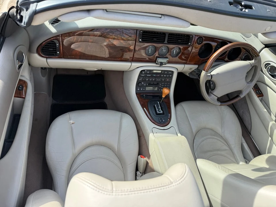 2002 Jaguar X100 XKR - Image 18 of 30