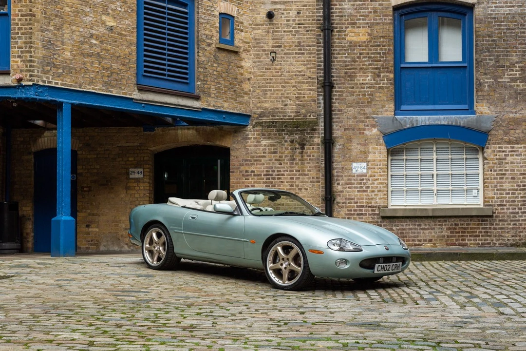 2002 Jaguar X100 XKR - Image 2 of 30