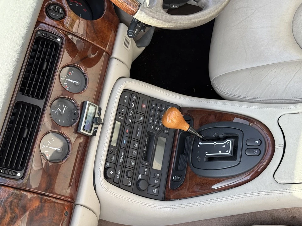 2002 Jaguar X100 XKR - Image 23 of 30