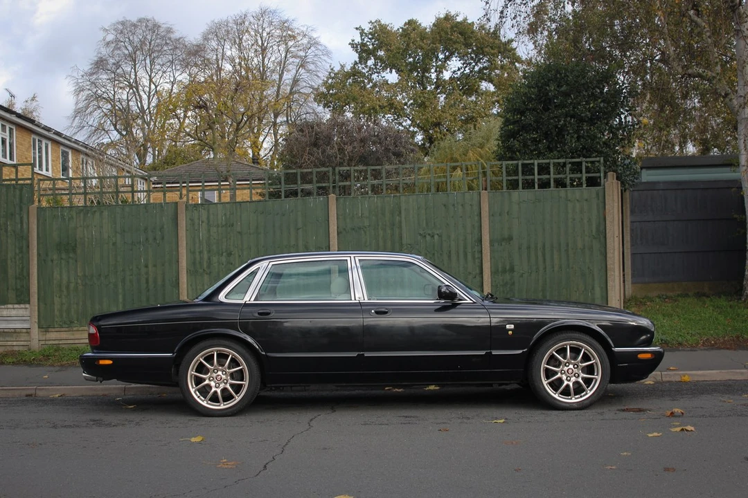 2002 Jaguar X308 XJ - Image 18 of 30