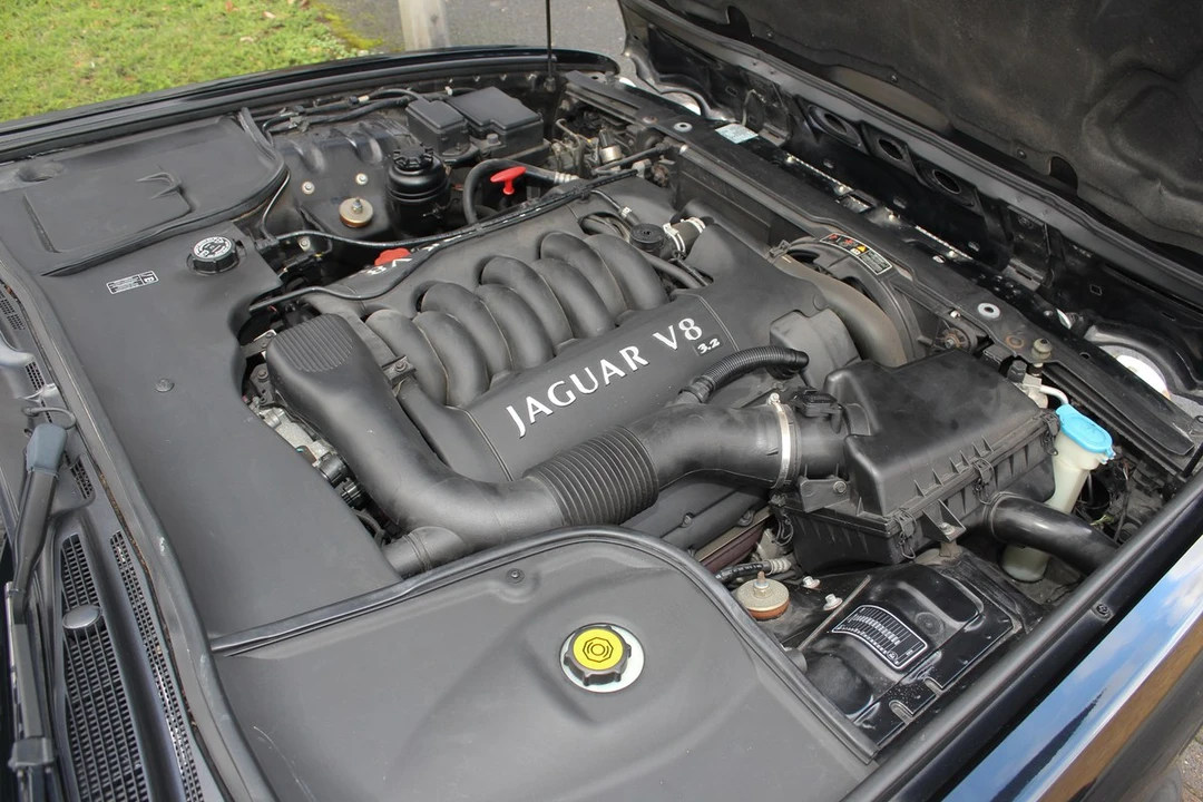 2002 Jaguar X308 XJ - Image 9 of 30
