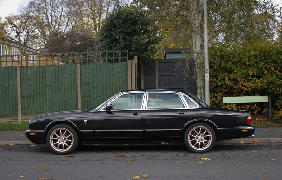 2002 Jaguar X308 XJ - Image 19 of 30
