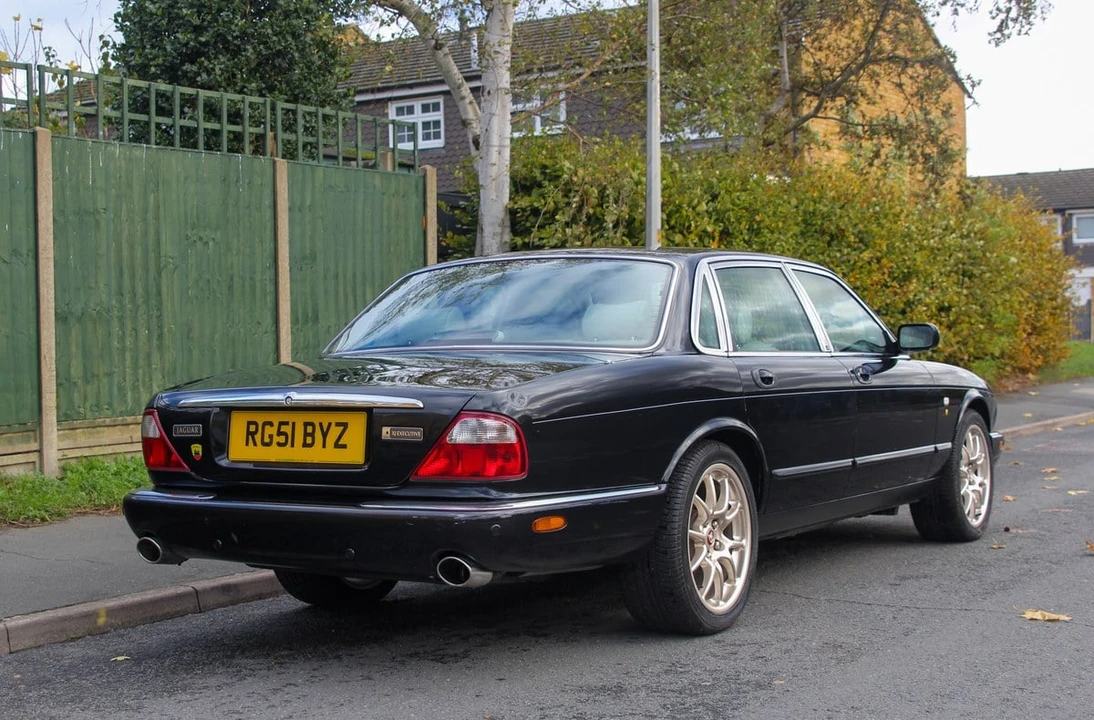 2002 Jaguar X308 XJ - Image 14 of 30