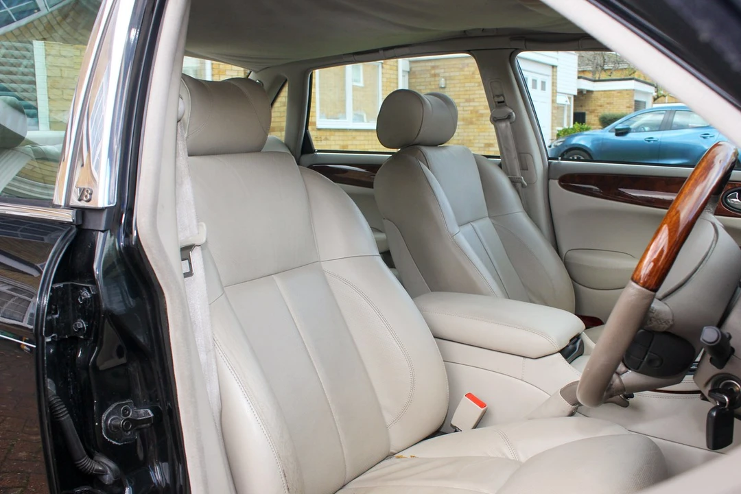 2002 Jaguar X308 XJ - Image 7 of 30