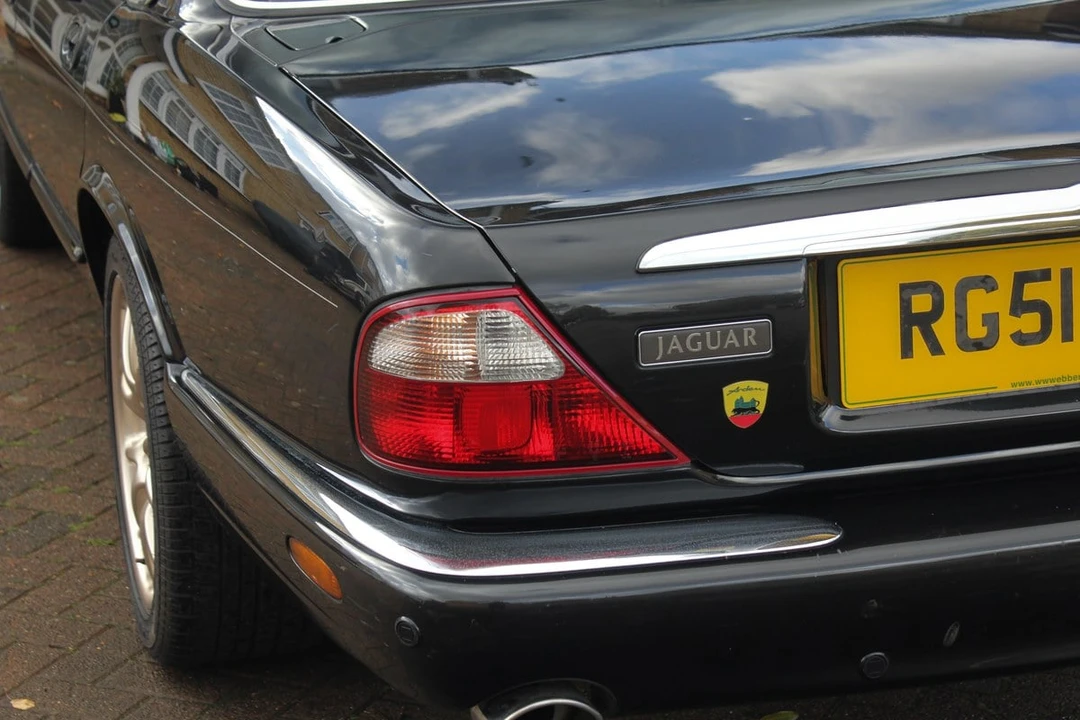 2002 Jaguar X308 XJ - Image 12 of 30