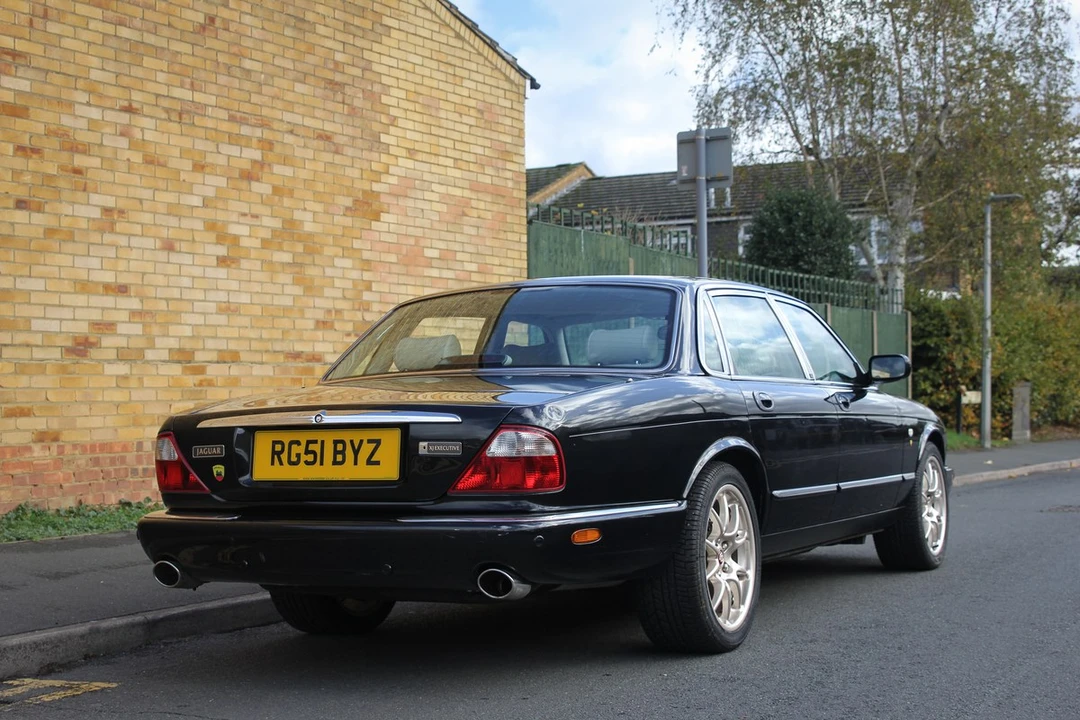 2002 Jaguar X308 XJ - Image 2 of 30