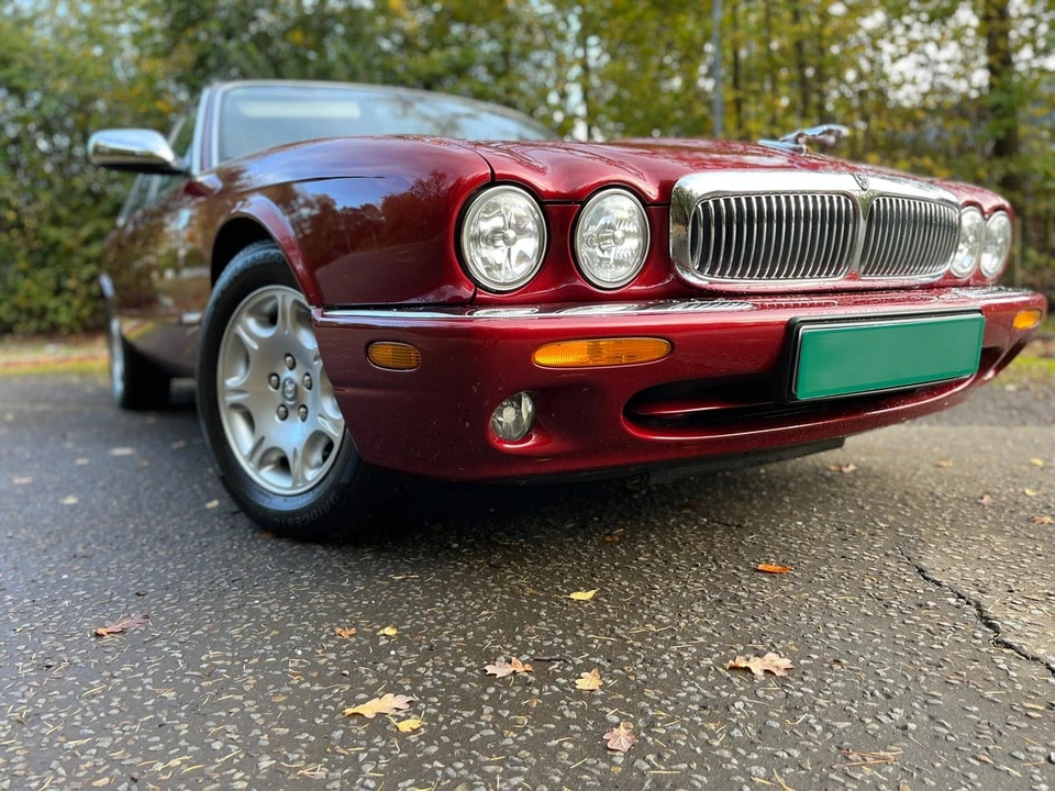 2002 Jaguar X308 XJ - Image 11 of 30