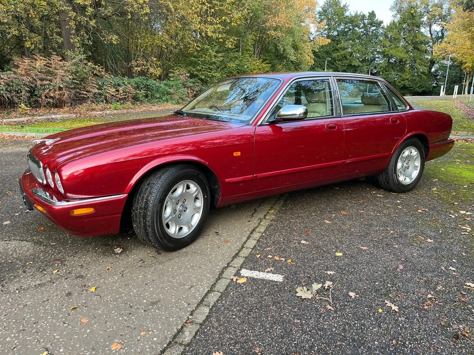 2002 Jaguar X308 XJ - Image 2 of 30