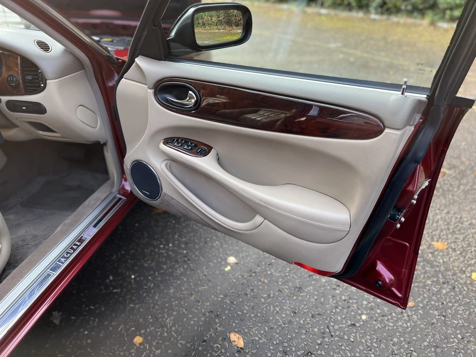 2002 Jaguar X308 XJ - Image 21 of 30