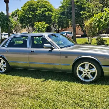 2002 Jaguar XJ XJ8 Sport