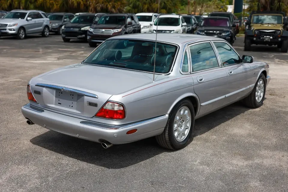 2002 Jaguar X308 XJ - Image 4 of 10