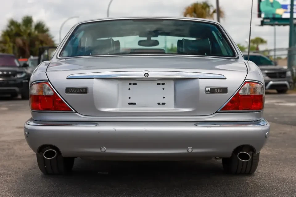2002 Jaguar X308 XJ - Image 6 of 10