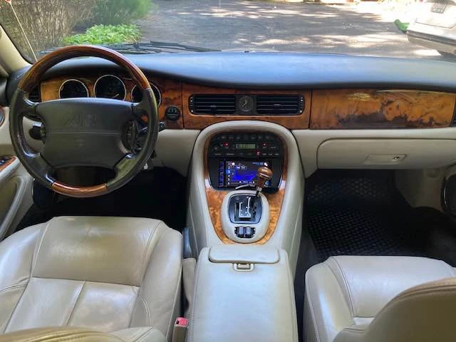 2002 Jaguar X308 XJ - Image 8 of 11