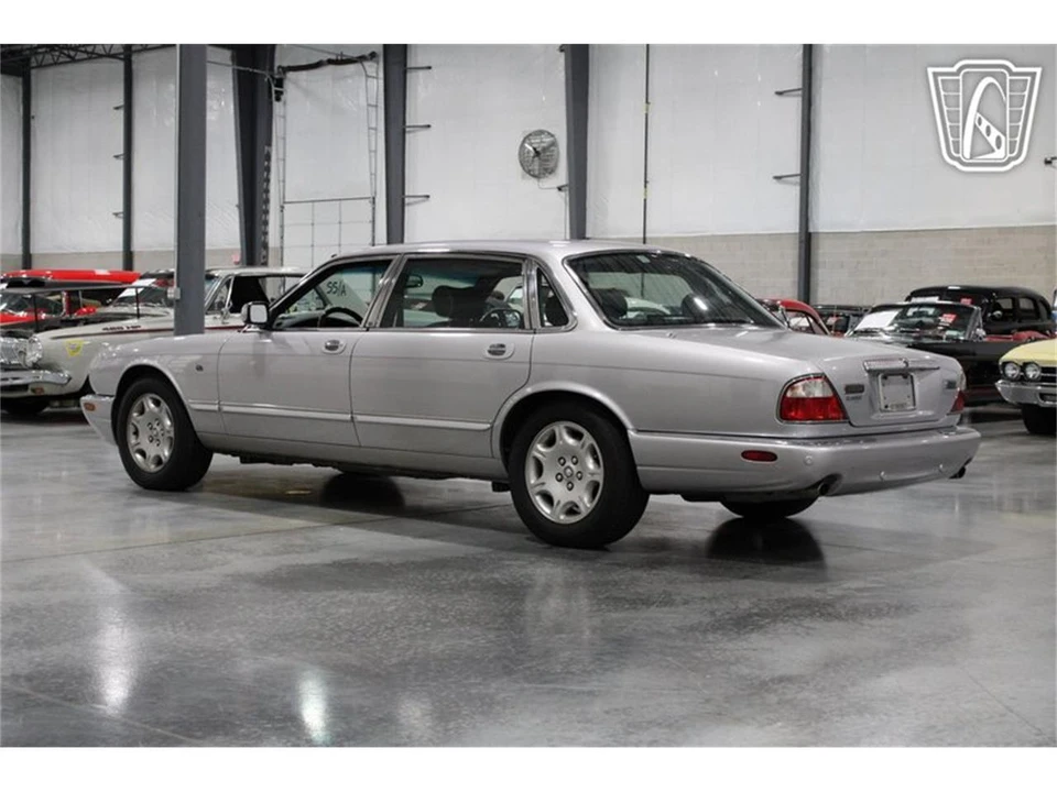 2002 Jaguar X308 XJ - Image 16 of 31
