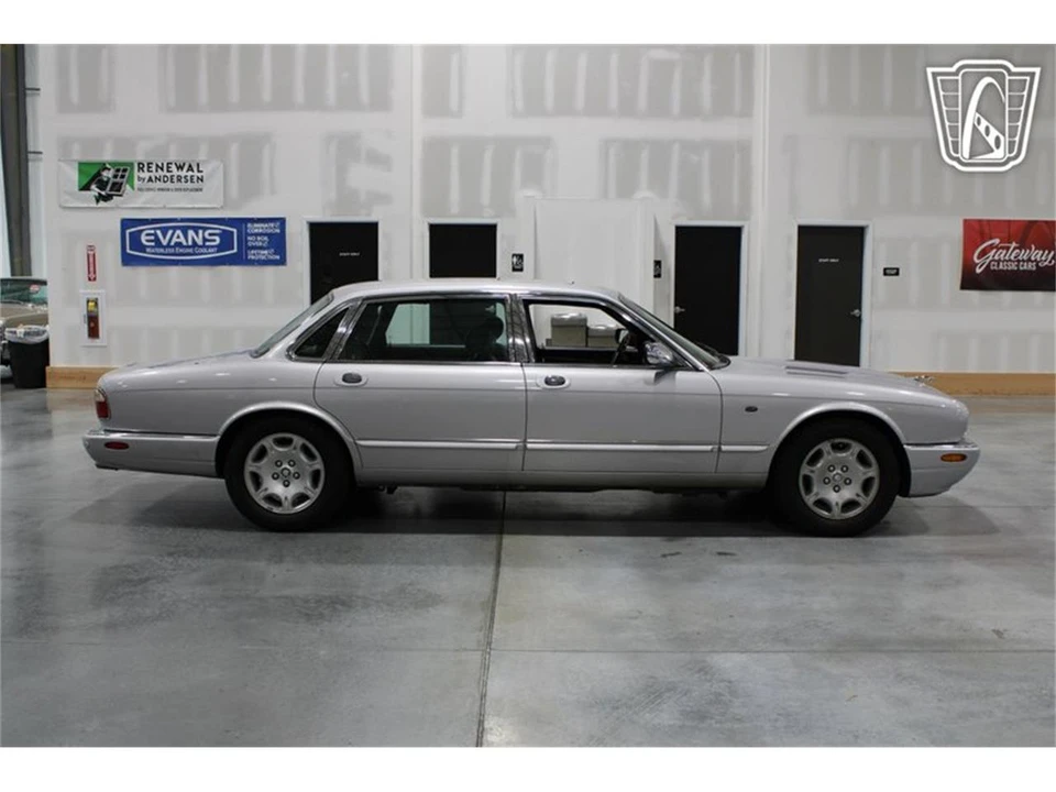 2002 Jaguar X308 XJ - Image 11 of 31