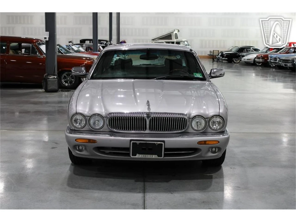 2002 Jaguar X308 XJ - Image 13 of 31