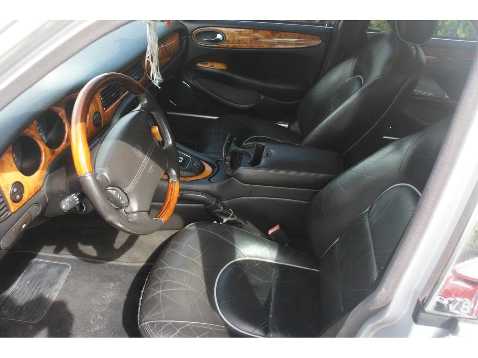 2002 Jaguar X308 XJ - Image 10 of 28