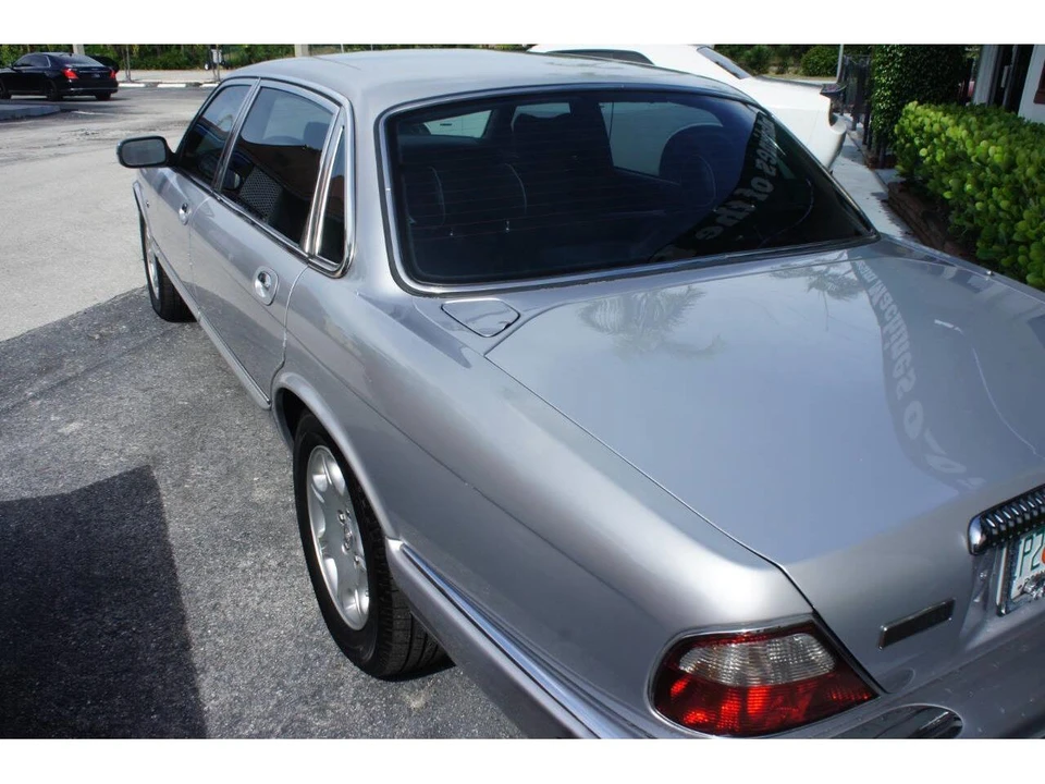 2002 Jaguar X308 XJ - Image 8 of 28