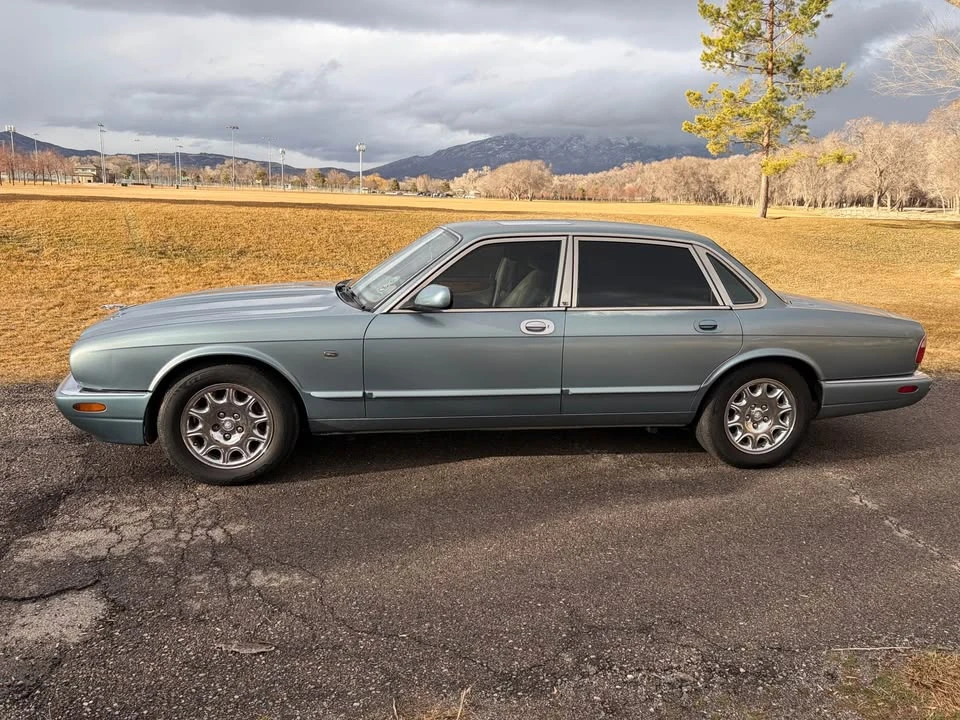 2002 Jaguar X308 XJ - Image 3 of 10