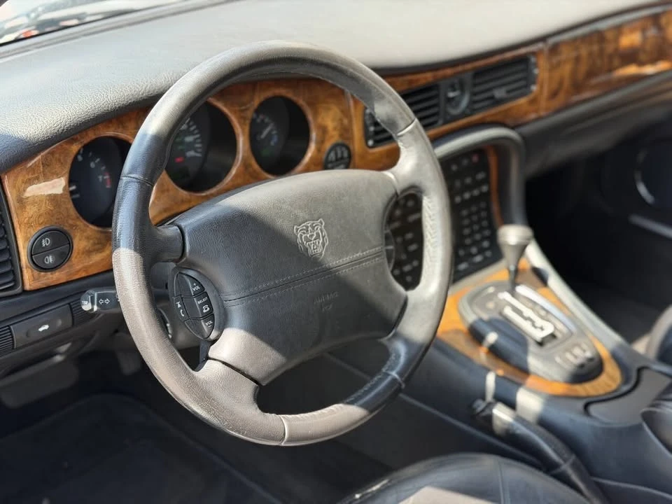 2002 Jaguar X308 XJ - Image 8 of 18