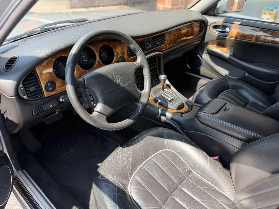 2002 Jaguar X308 XJ - Image 9 of 18