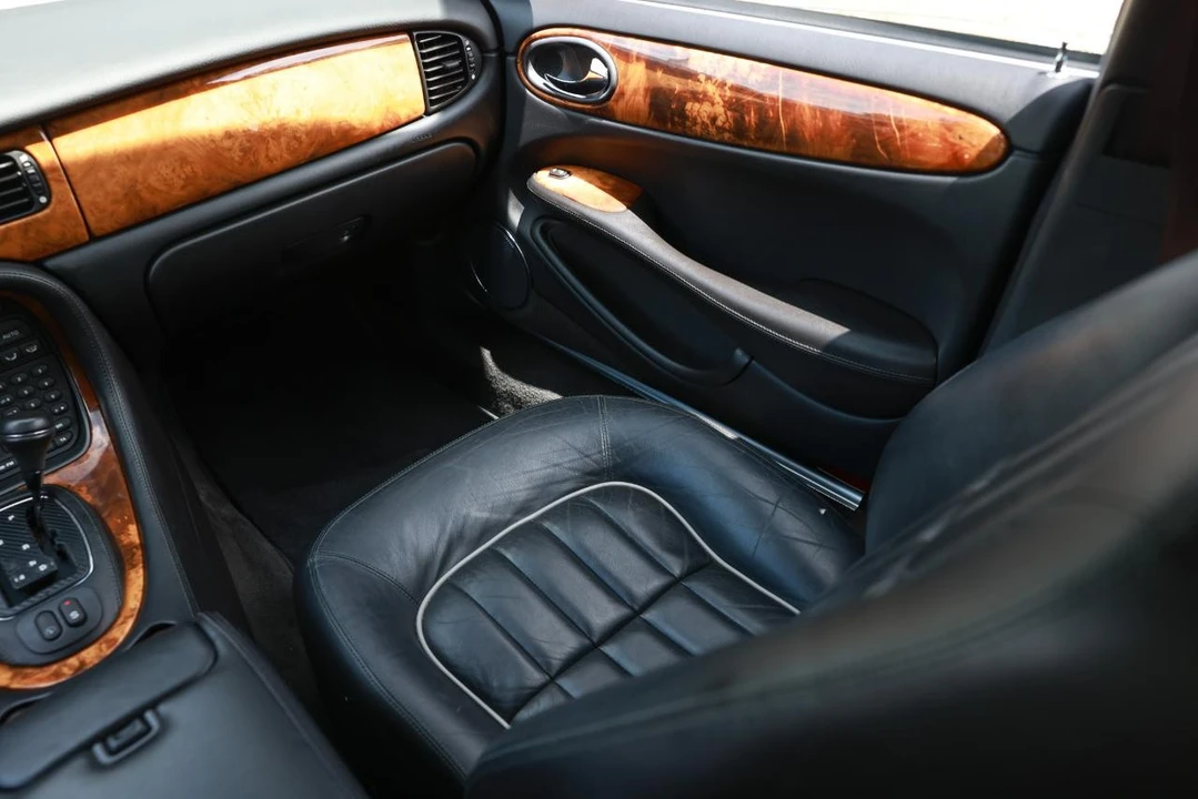 2002 Jaguar X308 XJ - Image 22 of 31
