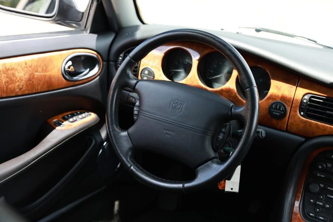 2002 Jaguar X308 XJ - Image 29 of 31