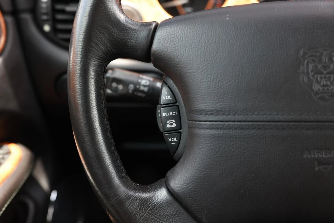 2002 Jaguar X308 XJ - Image 27 of 31