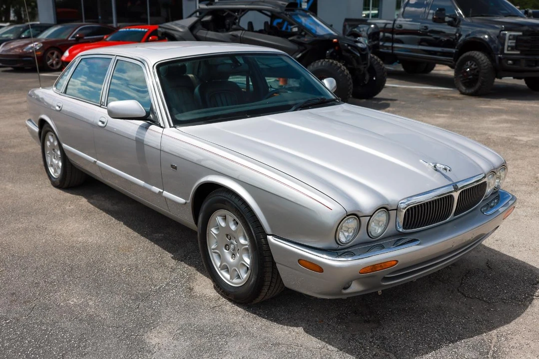 2002 Jaguar X308 XJ - Image 15 of 31