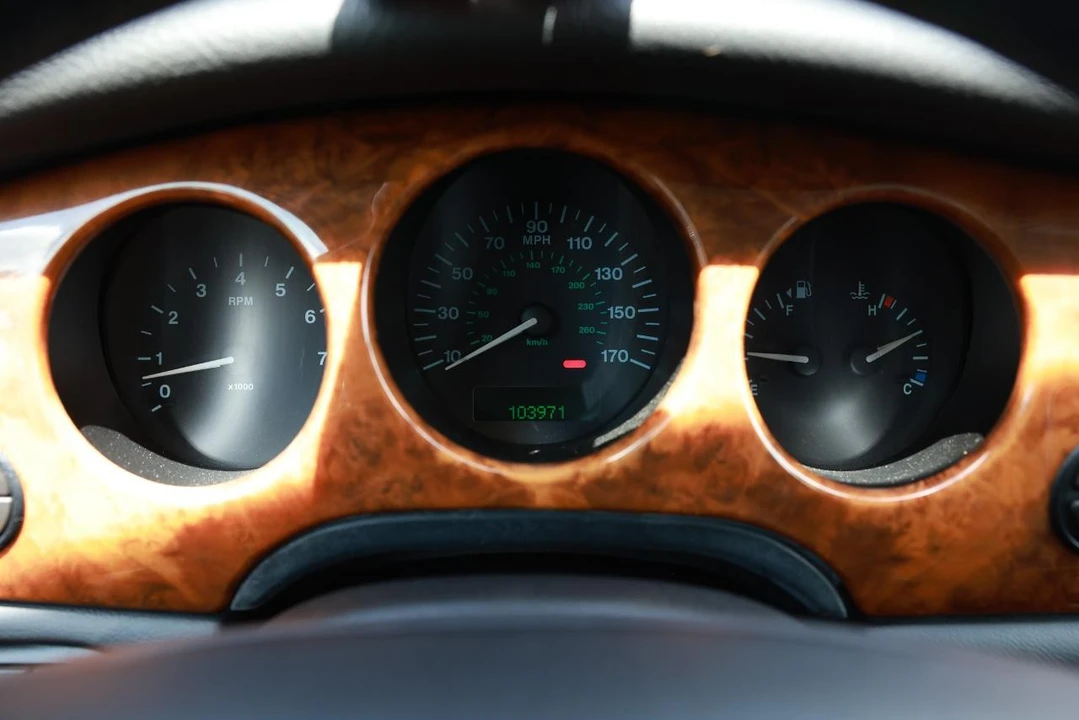 2002 Jaguar X308 XJ - Image 30 of 31