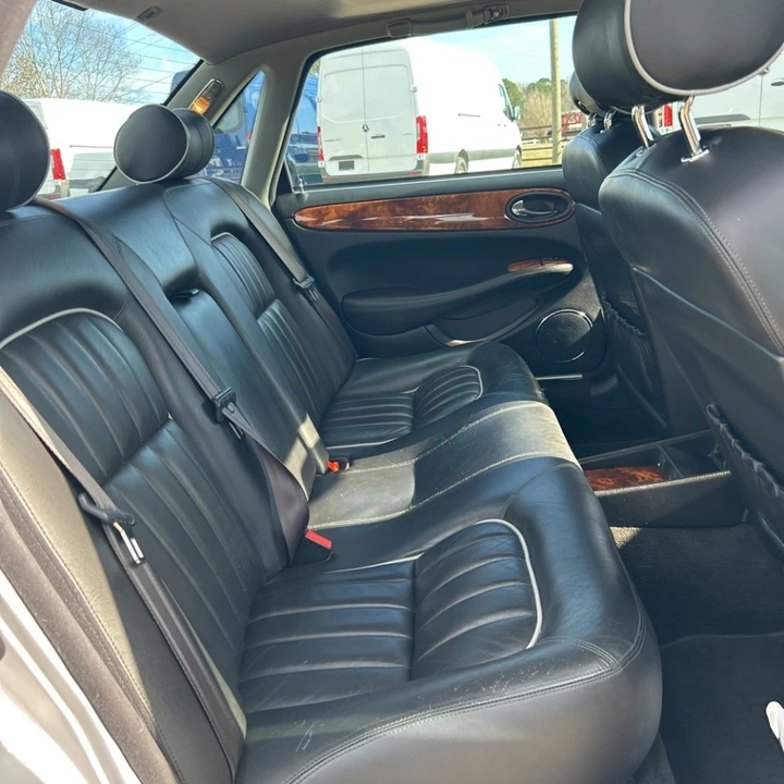 2002 Jaguar X308 XJ - Image 11 of 15