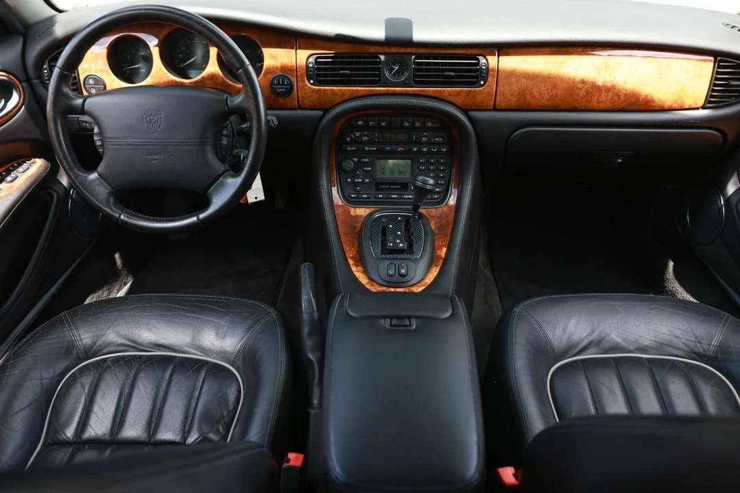 2002 Jaguar X308 XJ - Image 21 of 31