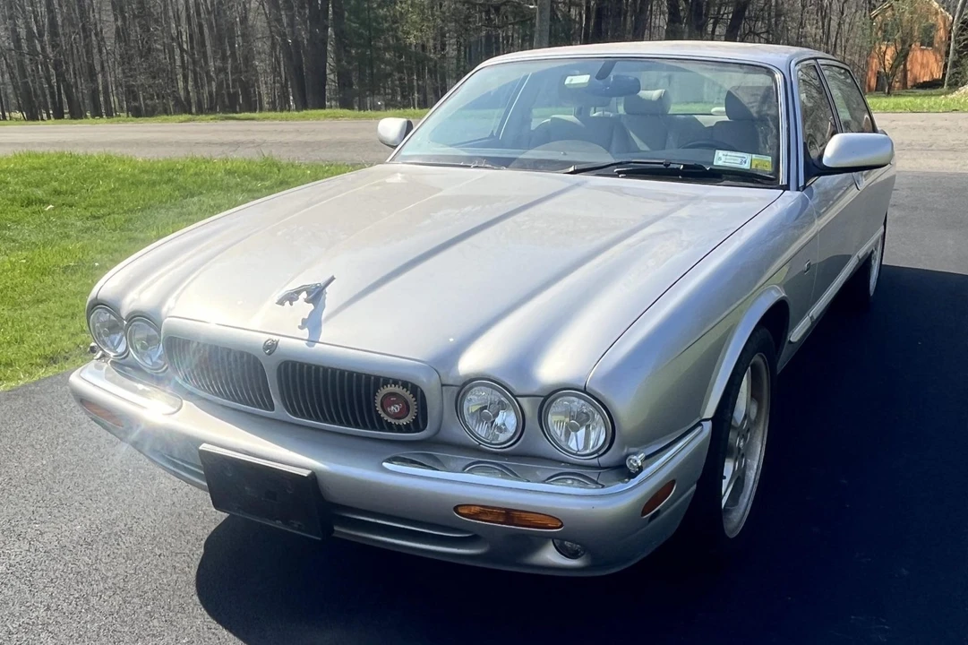 2002 Jaguar X308 XJ - Image 3 of 31