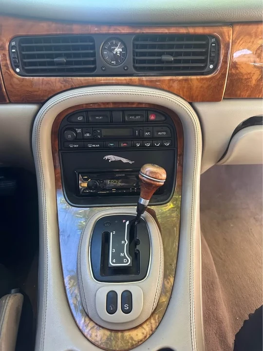 2002 Jaguar X308 XJR - Image 9 of 9