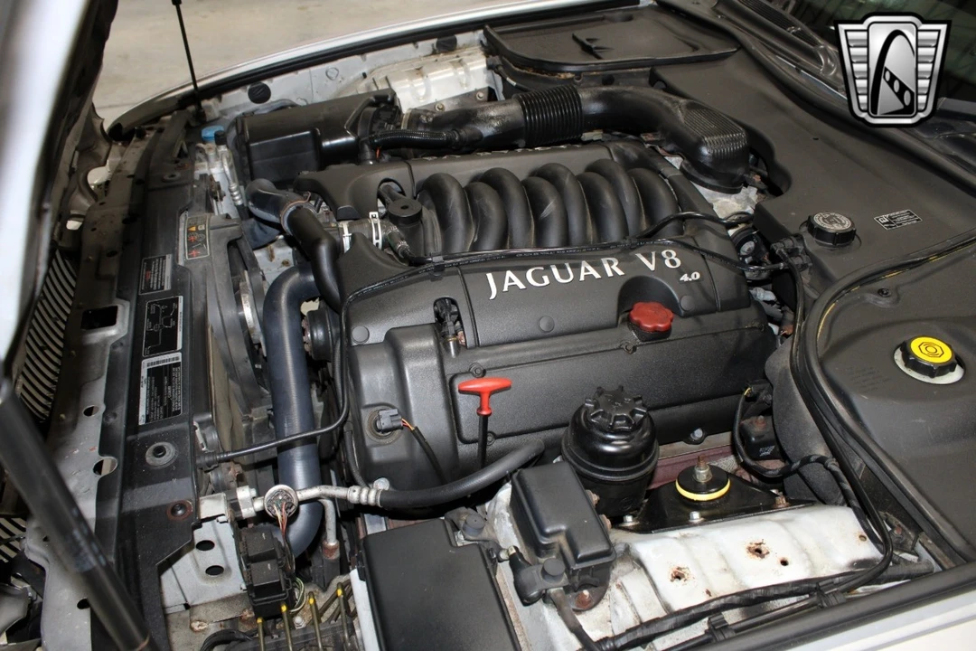 2002 Jaguar X308 XJ - Image 11 of 12