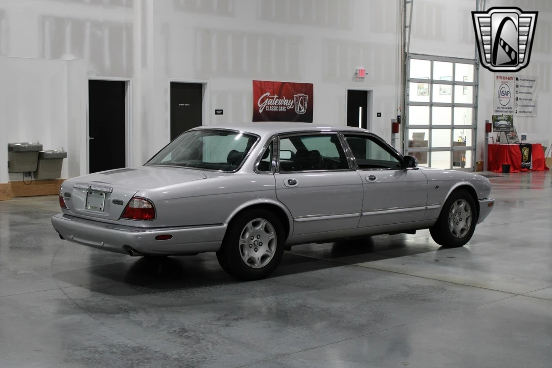 2002 Jaguar X308 XJ - Image 5 of 12